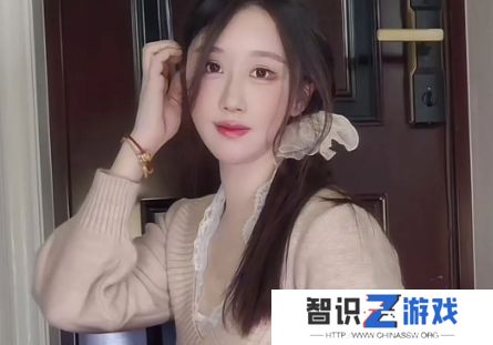 轩子巨2兔晒美照，因棕色内搭被质疑没穿，本人回应：有穿，爱信不信
