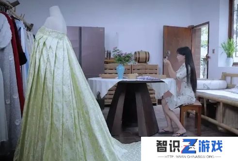 李子柒因学习漆艺浑身过敏，作品失败曾崩溃痛哭，专研精神获央视力挺