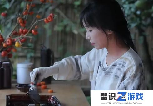 李子柒因学习漆艺浑身过敏，作品失败曾崩溃痛哭，专研精神获央视力挺
