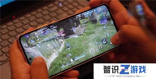 大型手游“帧数拉满” 骁龙8至尊版游戏表现强悍