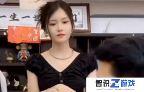 小杨嫂已退出三只羊公司，疑与小杨哥婚变，岳父回应：一生很短照顾好自己