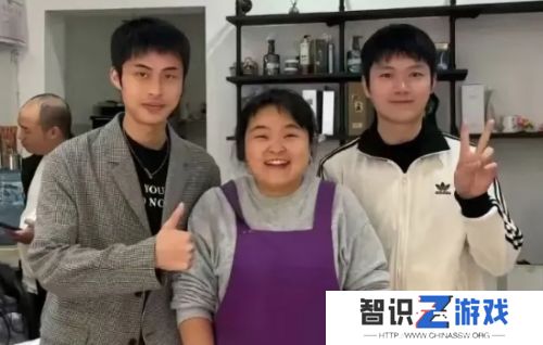 发型师晓华遭投诉，称其店面吵闹扰民，相关部门已介入，网友：同行打压