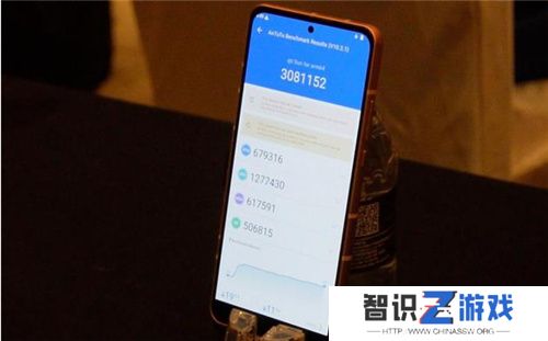 大型手游“帧数拉满” 骁龙8至尊版游戏表现强悍