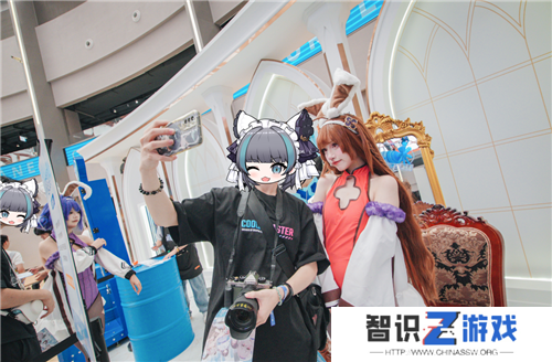 《碧蓝航线》2024港区盛夏清凉节**收官