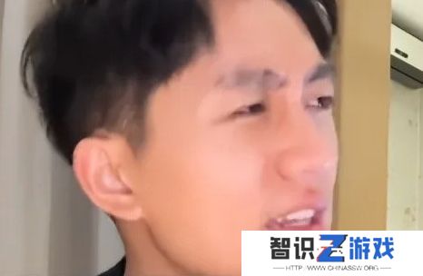网红博主羊毛月一夜掉粉22万，嘲讽00后找不到工作，网友：何不食肉糜