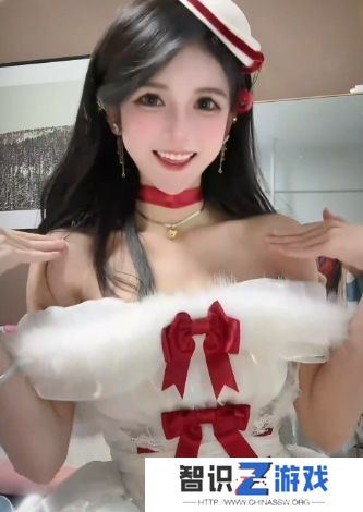 狗头萝莉晒圣诞美照，白红礼服太亮眼，引路人频频回头，身材太赞