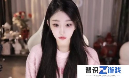 美女主播称自己年龄大感到焦虑，被问及结婚问题，直言宁愿穷也不将就
