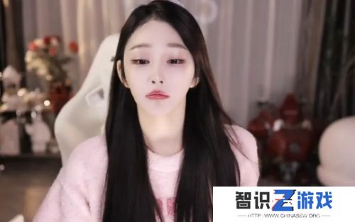 美女主播称自己年龄大感到焦虑，被问及结婚问题，直言宁愿穷也不将就