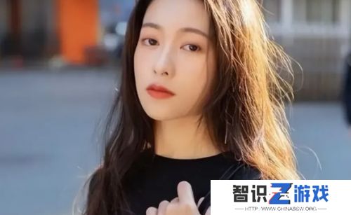 吴柳芳再被禁言，一夜掉粉600多万，遭抖音官方通报制裁