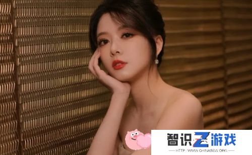 LPL全明星赛突发意外，女主持骆歆两边肩带滑落引热议，网友：故意为之