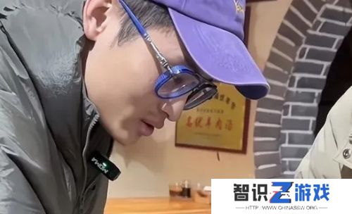 打假网红B太质疑菏泽羊肉汤“太白”，喝完当晚就进医院，本地人不淡定了