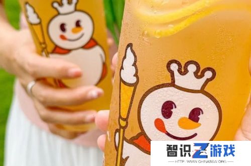 蜜雪冰城突然宣布涨价，4元的柠檬水或将成为回忆，打工人闻讯已吓哭