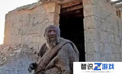 他是世界上最肮脏的人，67年不曾洗过澡，却在洗了一次澡后不幸离世
