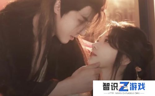 白姨主动开团树叶，称其家暴又劈腿，树叶拿出5封道歉信回应，网友心疼