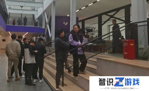 极越CEO上月还请车主吃海底捞，下月就原地解散，被员工围堵要求赔偿