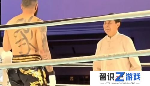 马保国首部短剧杀青，出演武林宗师，暴打外国大力士，什么远古剧情