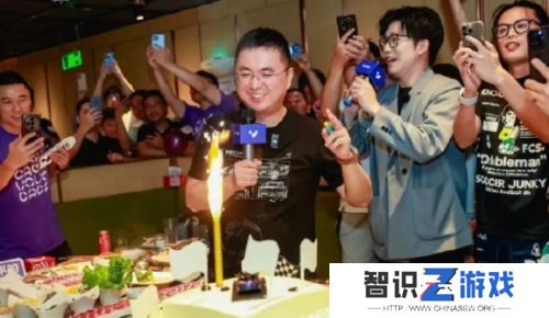 极越CEO上月还请车主吃海底捞，下月就原地解散，被员工围堵要求赔偿