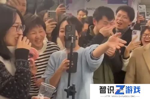 极越汽车CEO发长文反思，直言自己没跑路，结果反给雷军打了波广告