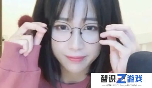 Dota区一姐换美妆赛道，直言男粉可以不用关注自己，网友：哪来的自信？