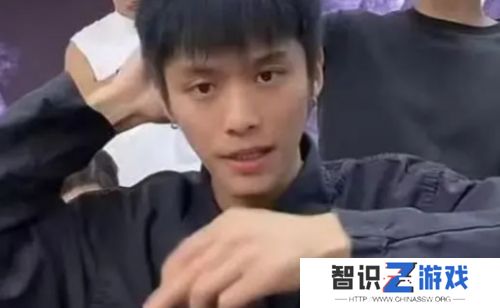 小杨哥已无“三只羊”标识，旗下多个主播复播，名下51万股权已被冻结