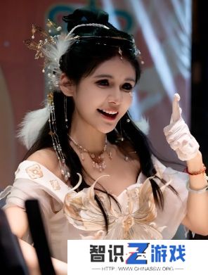 狗头萝莉穿包臀裙卖饼，称这样让金主很满意，网友：金主真的太懂了