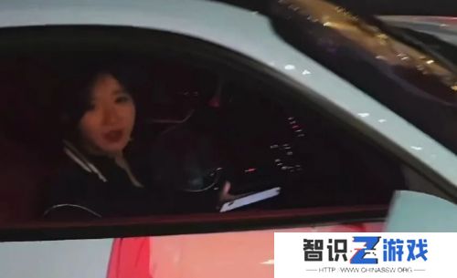 呆妹儿自曝吃药多年，至今仍精神恍惚，直言当主播不容易，网友表示心疼