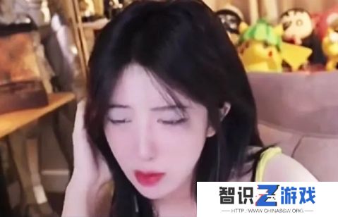 呆妹儿自曝吃药多年，至今仍精神恍惚，直言当主播不容易，网友表示心疼