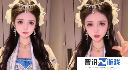 狗头萝莉穿古风裙卖饼，完美身材展露无遗，已计划给粉丝抽新年礼物