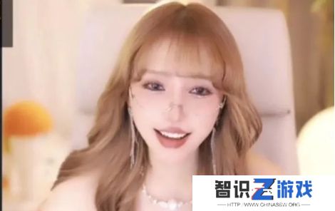 “高配版”米娜否认模仿别人，米娜本人回应：不要再给她热度了
