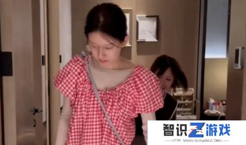 热搜爆了！于正喊话赵露思：“我怎么着你了”，并要求出面澄清