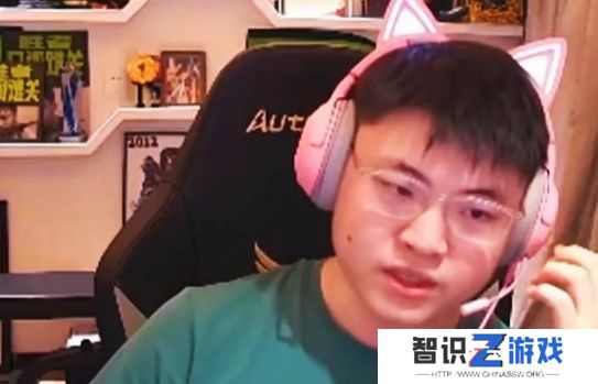 Uzi深夜直播自述压力太大，称十分努力但人气不达标，工资都拿不到