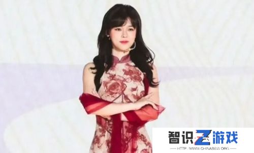 沫子深夜开直播，被粉丝问怎么看上现任男友，直言：因为那晚得负责